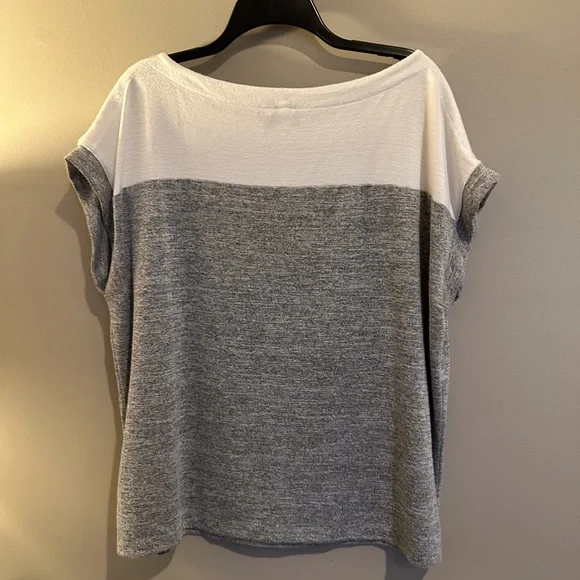 Gap Short Sleeve Top, Size XL - Picture 2 of 5